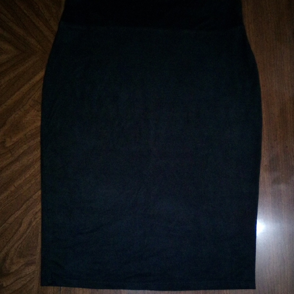 Derek Heart Black Knee-Length Pencil Skirt